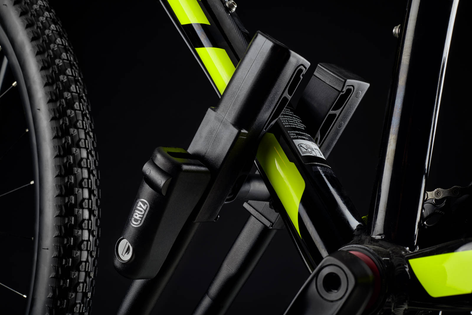 940014_Cruz_Race_2019_P_SF_angle_F32_black_002_LR Dach-Veloträger Cruz Race