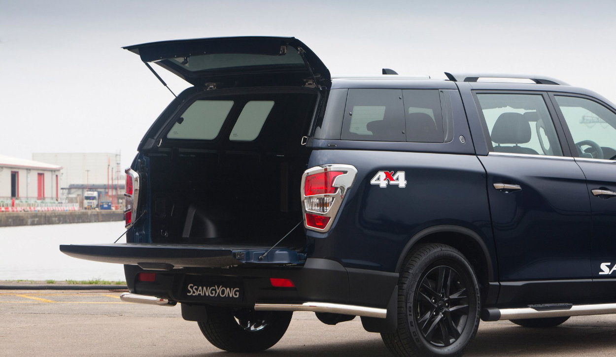 Hardtop_Seitenfenster_Elysium_Ssangyong-Musso_2018_ Hardtop Elysium Ssangyong Musso 2018+
